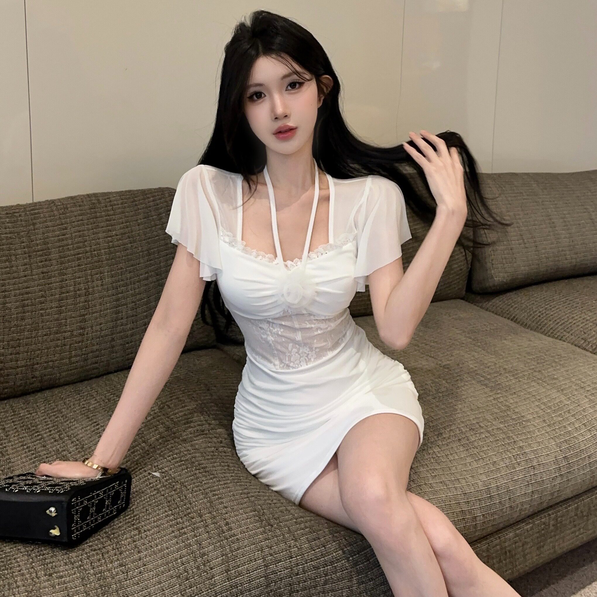 挂脖网纱蕾丝修身包臀连衣裙