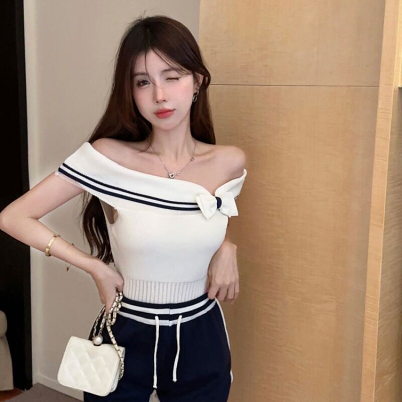 纯欲一字肩短款针织上衣女夏季露锁骨辣妹性感甜美蝴蝶结条纹T恤
