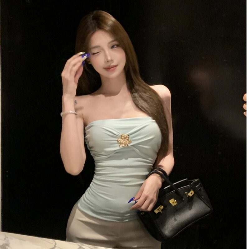 纯欲甜辣寻抹胸背心女小心机修身显瘦裹胸金属花装饰外穿百搭上衣