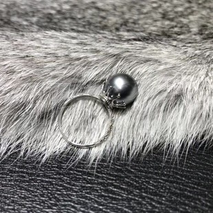 18k海水黑珍珠戒指正圆无瑕大溪地珍珠戒指18K金皇冠钻石戒托戒指