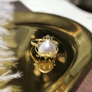 日本炫彩爱心马贝珍珠戒指精致镶钻石18K黄金戒指拉丝流线型包边