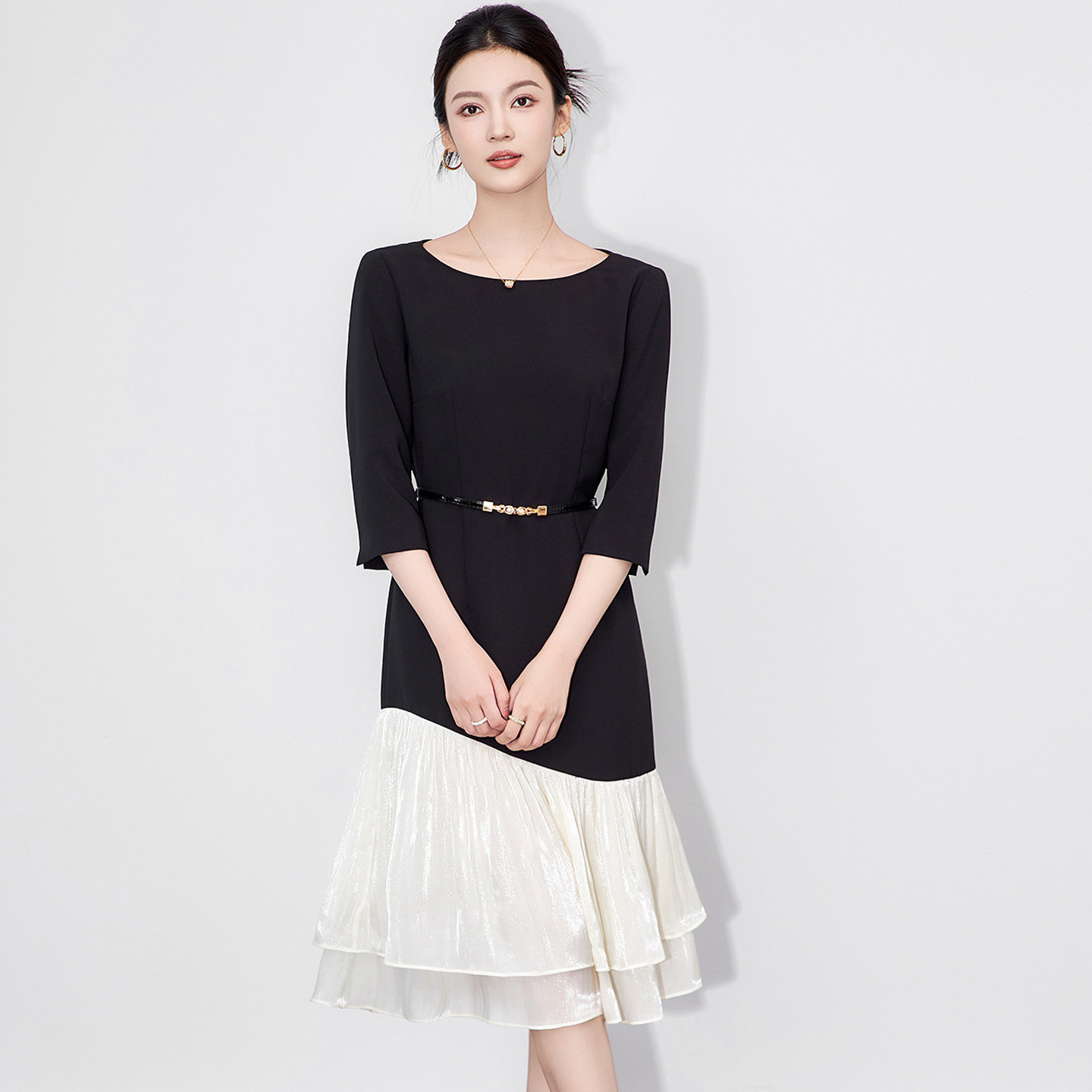 轻奢设计不规则荷叶边拼接连衣裙