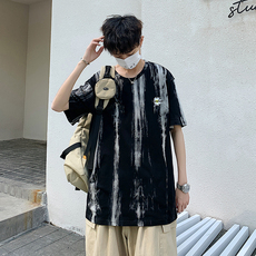黑色