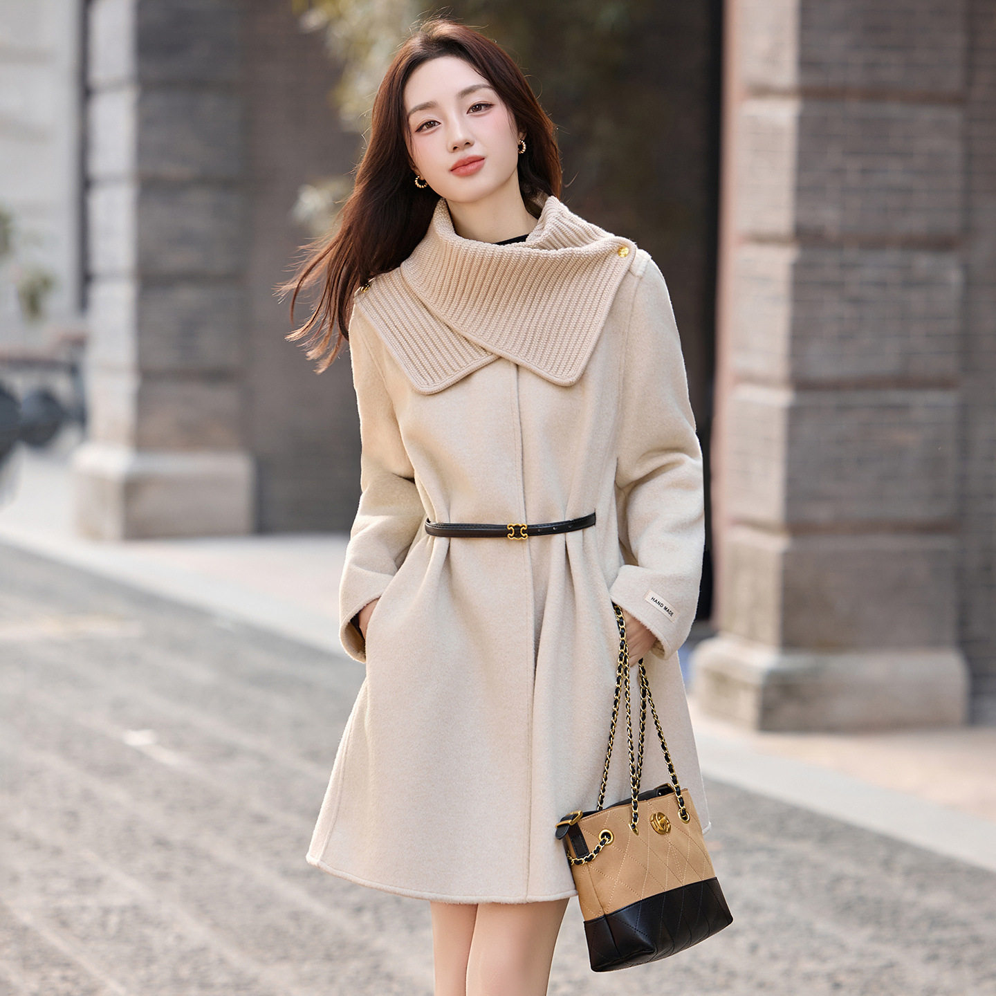 女式毛呢外套2025秋冬季新款女装系带双面呢大衣 配围脖 HM8292