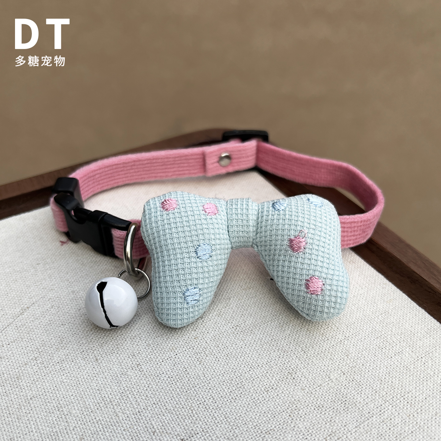 小狗可爱生日领结项链比熊宠物蝴蝶结铃铛项圈猫咪软萌脖子配饰品