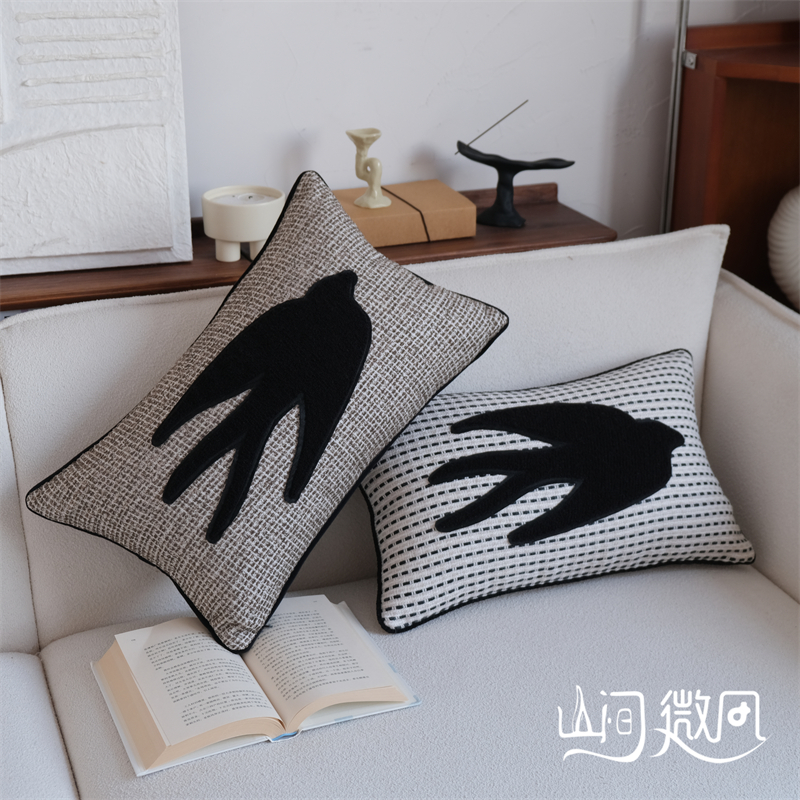 中古风燕子抱枕新中式法式自然风侘寂风民宿软装靠垫腰枕腰靠咖色