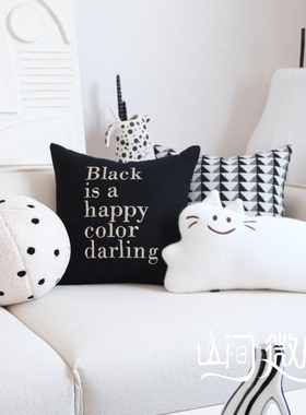 山间微风原创黑白抱枕北欧ins风靠枕客厅沙发靠垫猫咪黑色腰靠枕