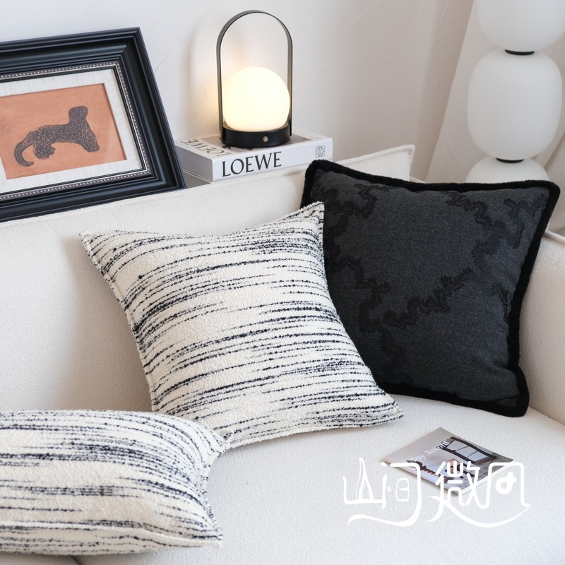 黑色中古风抱枕法式新中式靠包