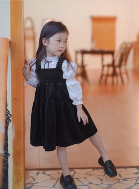 miyababy 丝绒背心裙气质衬衫套装女童春季新款学院风黑色背带裙