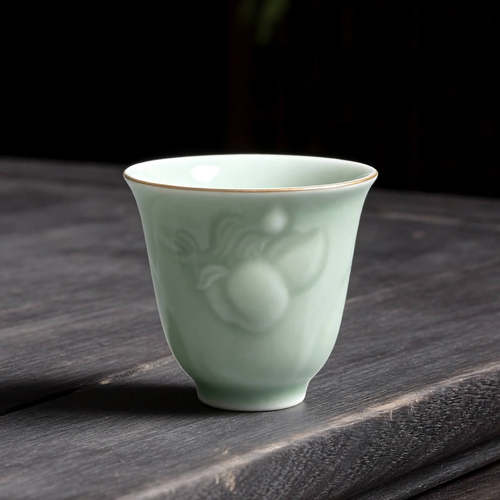 龙泉青瓷茶杯小精致功夫茶具品茶杯仿古茶盏花纹浮雕陶瓷杯子
