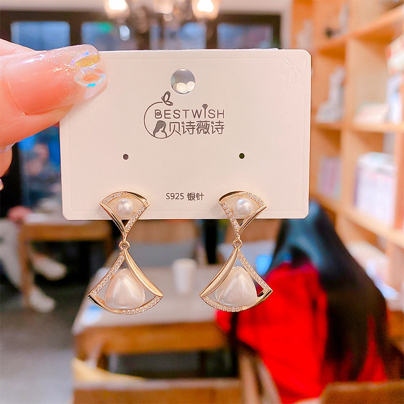 实拍电镀925银针家具时尚百搭珍珠耳环 简约气质性感ol风耳饰品