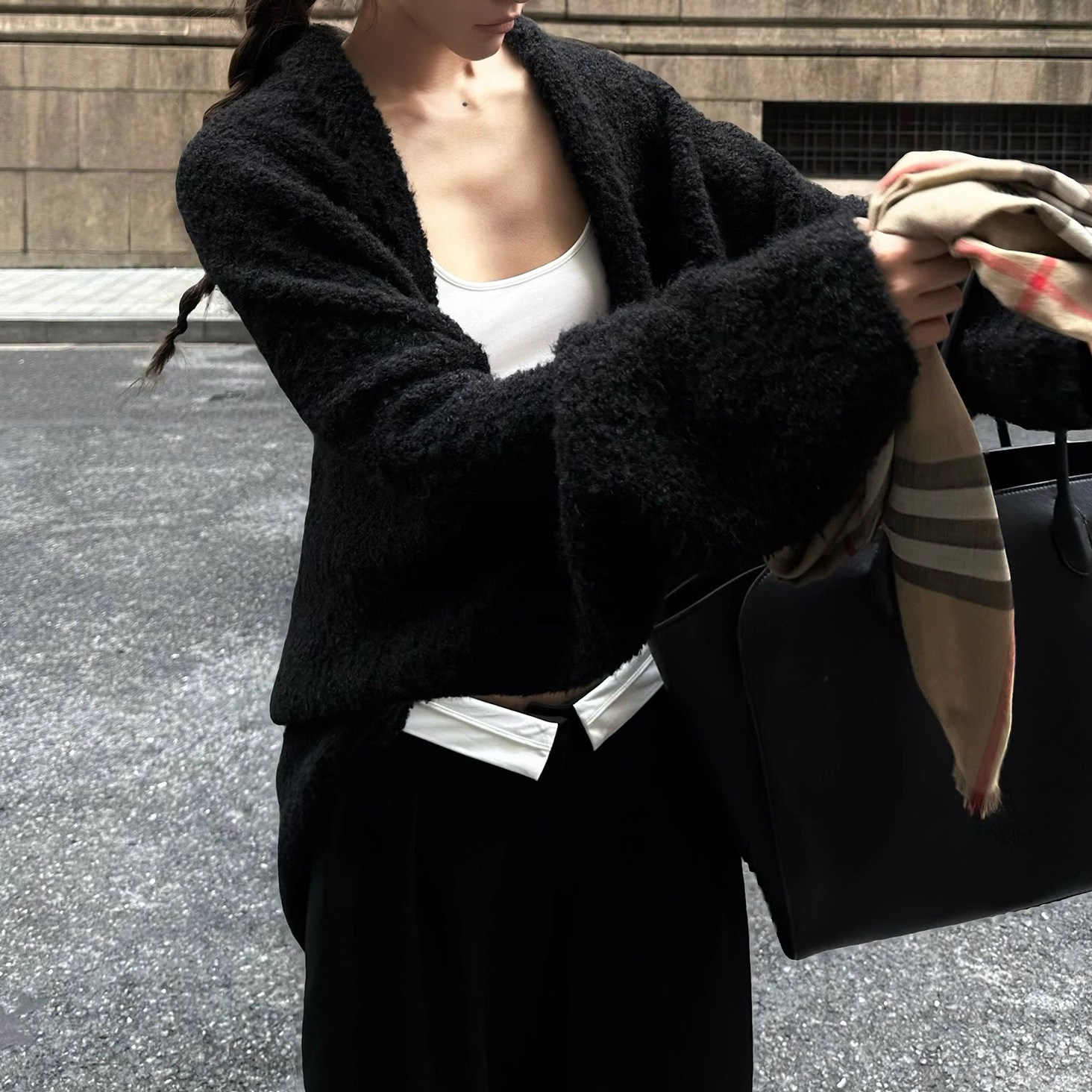 2025新款韩版时尚百搭显瘦针织衫女设计感小众黑色蝙蝠袖长袖上衣
