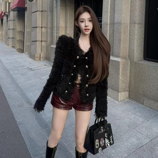 小香风短款毛绒外套女双排扣黑色千金风短外套