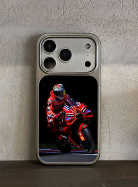 红装摩托骑手手机壳大孔电镀黑框碳纤纹二合一磁吸适用苹果17promax华为PURA70ULTRAPURA80ULTRAPURA80PROPLU