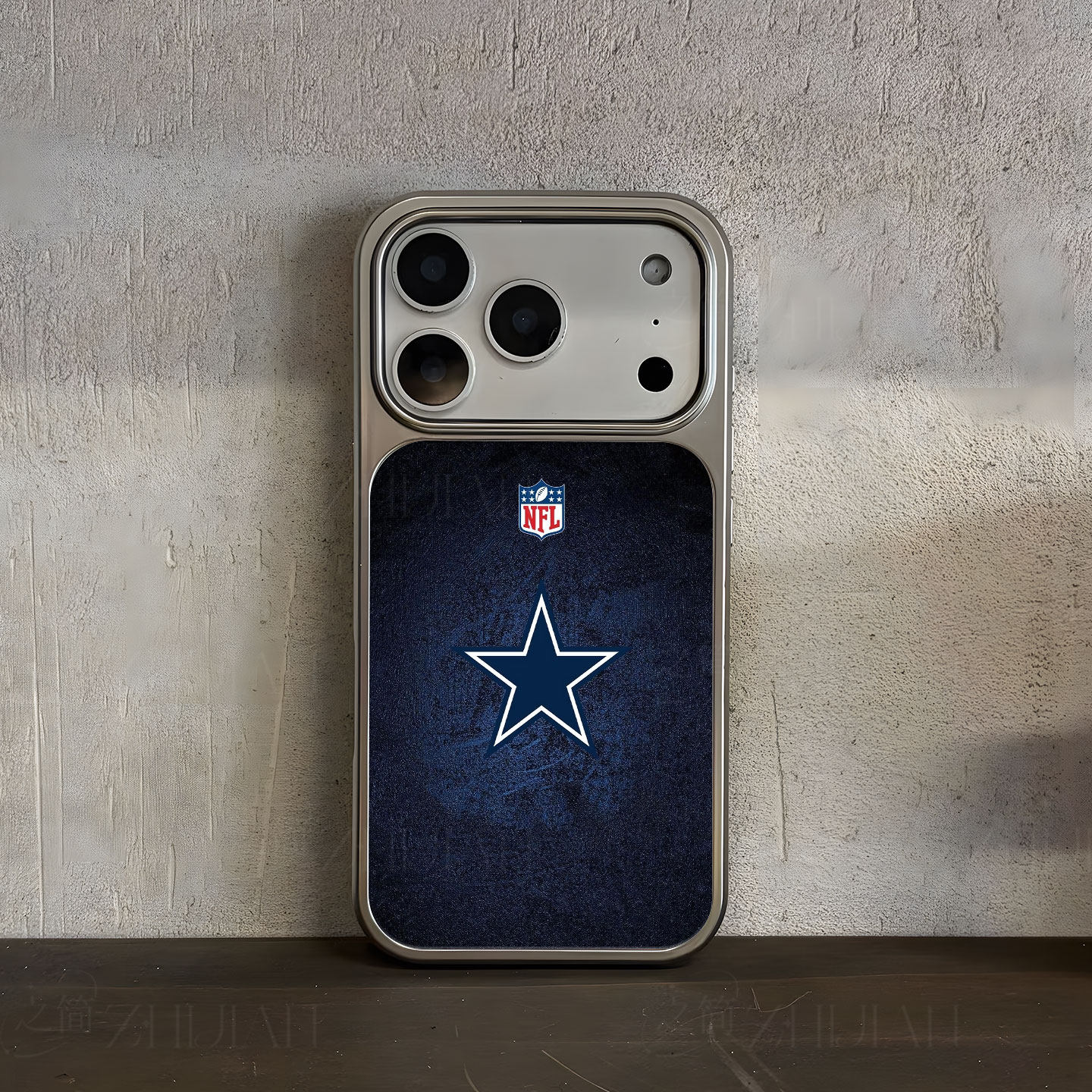NFL蓝星标志手机壳大孔电镀黑框碳纤纹二合一磁吸适用苹果17promax华为MATE70PROPLUSPURA70PROPLUS小米15PRO