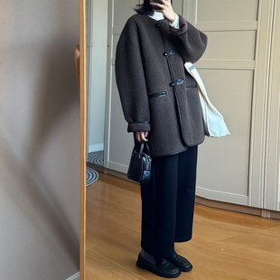 韩系慵懒风羊羔毛外套女小个子中长款摩卡棕圆领保暖毛呢大衣秋冬