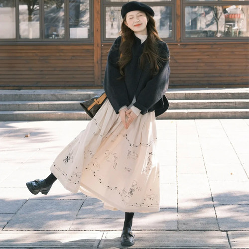 小个子设计感灰色牛角扣毛呢外套