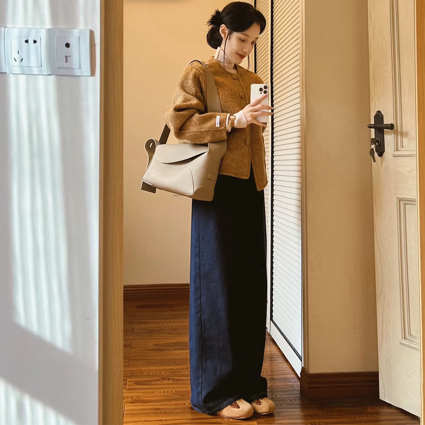 慵懒风单排扣圆领毛呢外套女短款