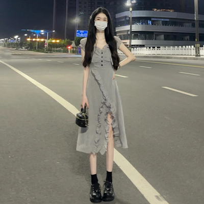 学院风不规则木耳边设计感连衣裙