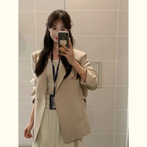 轻奢极简杏色小个子收腰西装外套