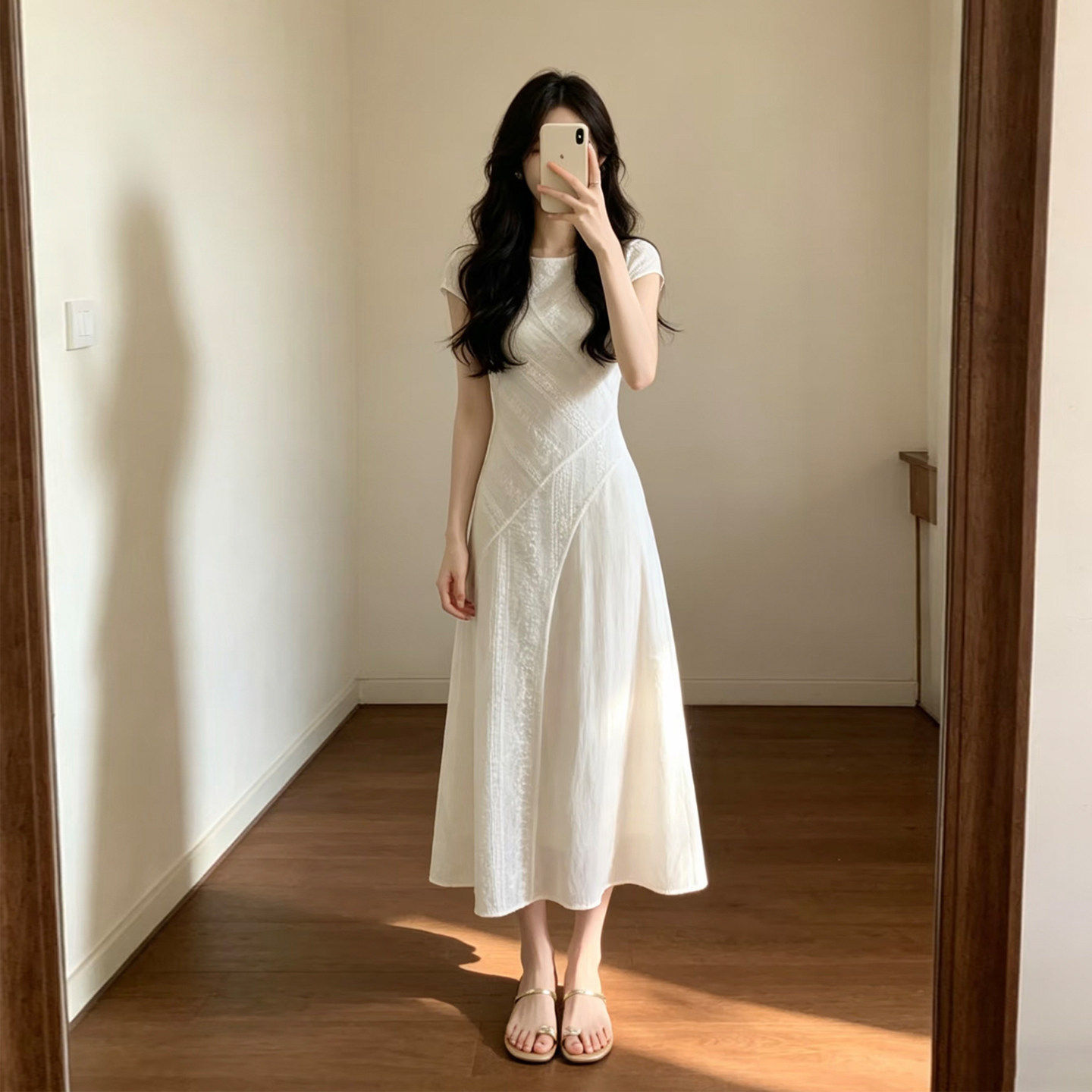 法式气质白色连衣裙女夏小个子收腰修身长款初恋小白裙显瘦茶歇群