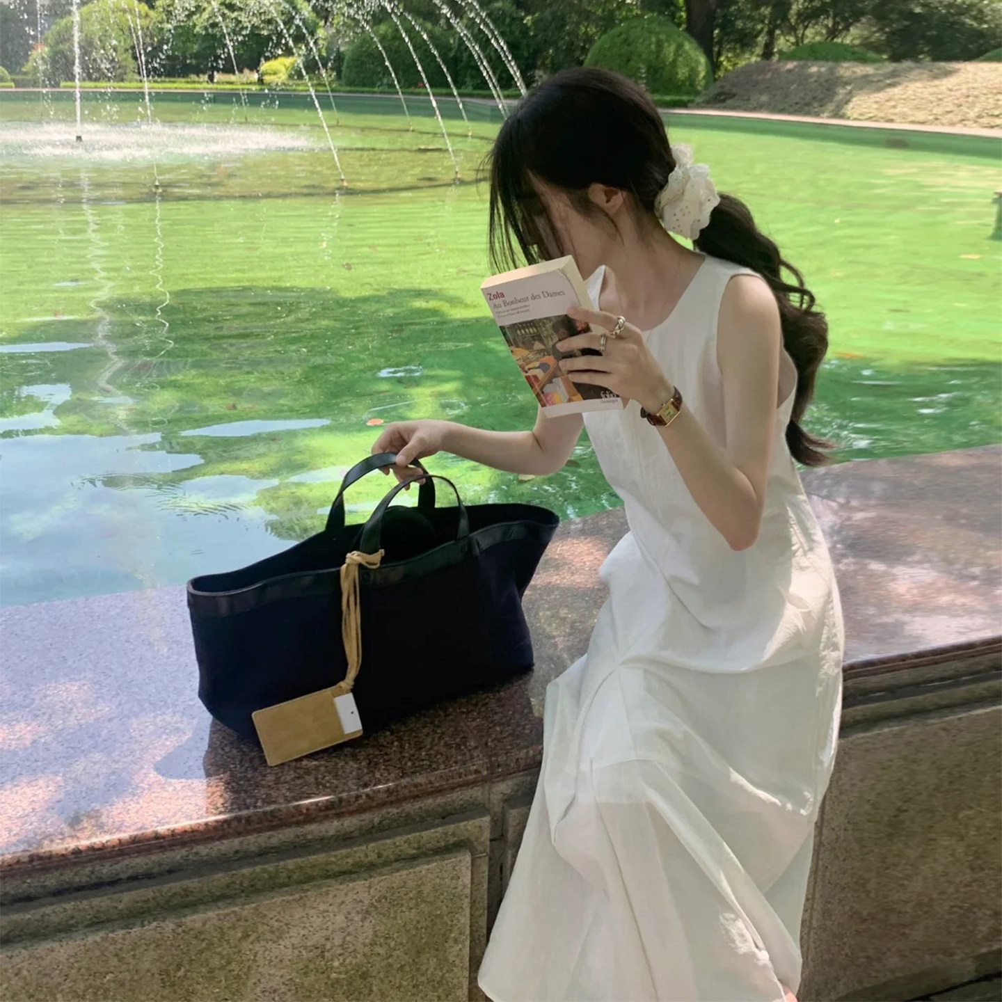 设计感法式白色无袖连衣裙女夏季新款小个子收腰显瘦度假风初恋裙