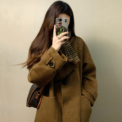 高级感学院风棕色牛角扣毛呢外套