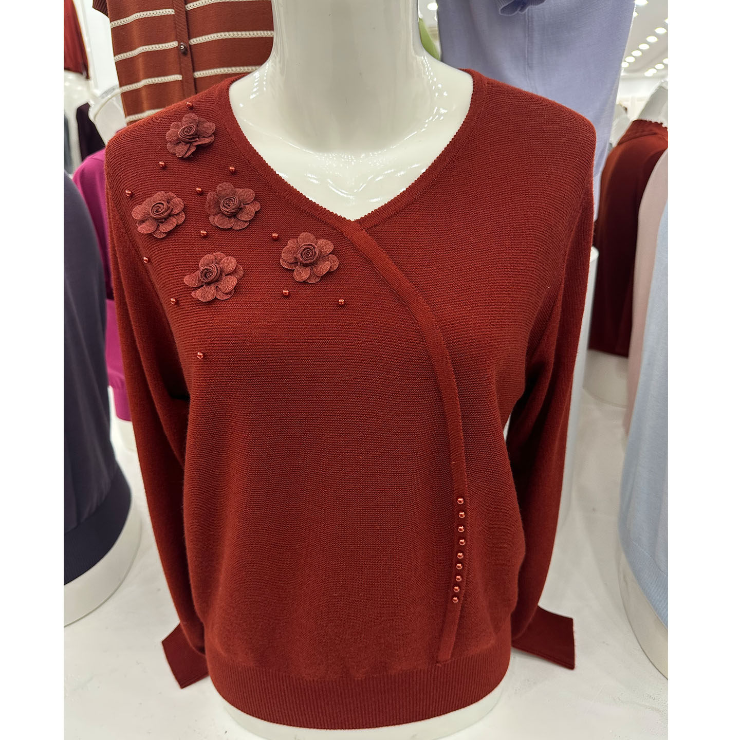 妈妈春装上衣中老年女装薄款针织衫高贵洋气小衫v领长袖打底衫t恤