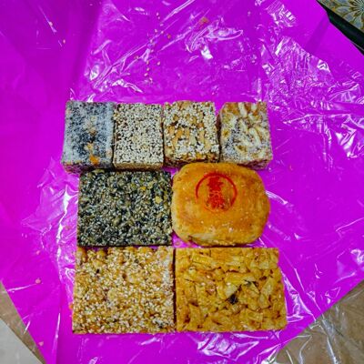 潮汕特产嫁女饼甲子蜜食月饼蛋黄饼花生芝麻酥传统蜜食什锦味零食