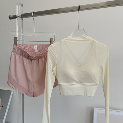 健身套装女2025新款带胸垫长袖短裤两件套瑜伽服户外跑步运动专用