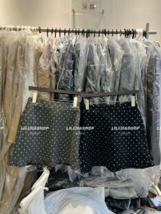 MIDO家 2025秋冬韩版时尚百搭宽松显瘦毛呢加绒波点花边半身裙女