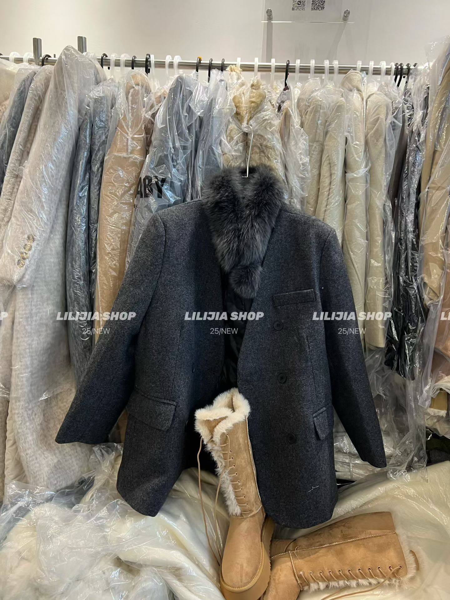 MIDO家 韩系V领内胆羽绒毛呢西装2025冬新保暖配毛领外套女