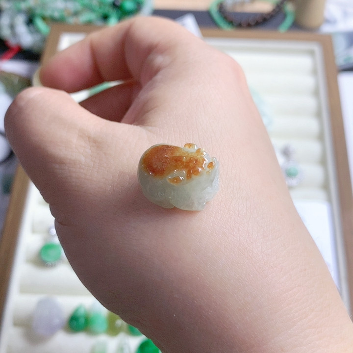 天然翡翠黄翡黄皮貔貅(前后有孔)