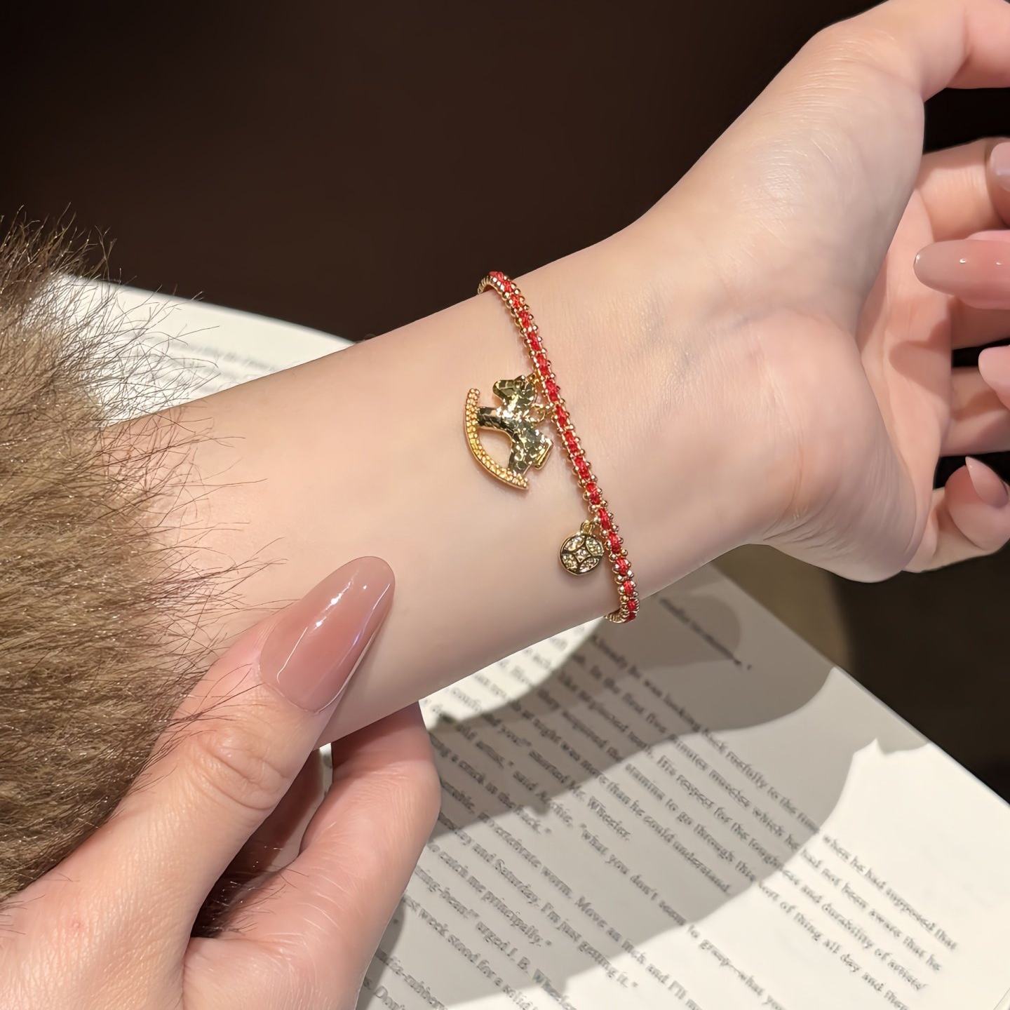 马上有钱红绳手链女生2026新款爆款本命年碎冰冰木马精致手绳饰品,饰品/流行首饰/时尚饰品新,手链,淘宝优惠券,粉丝福利购,淘宝优惠卷