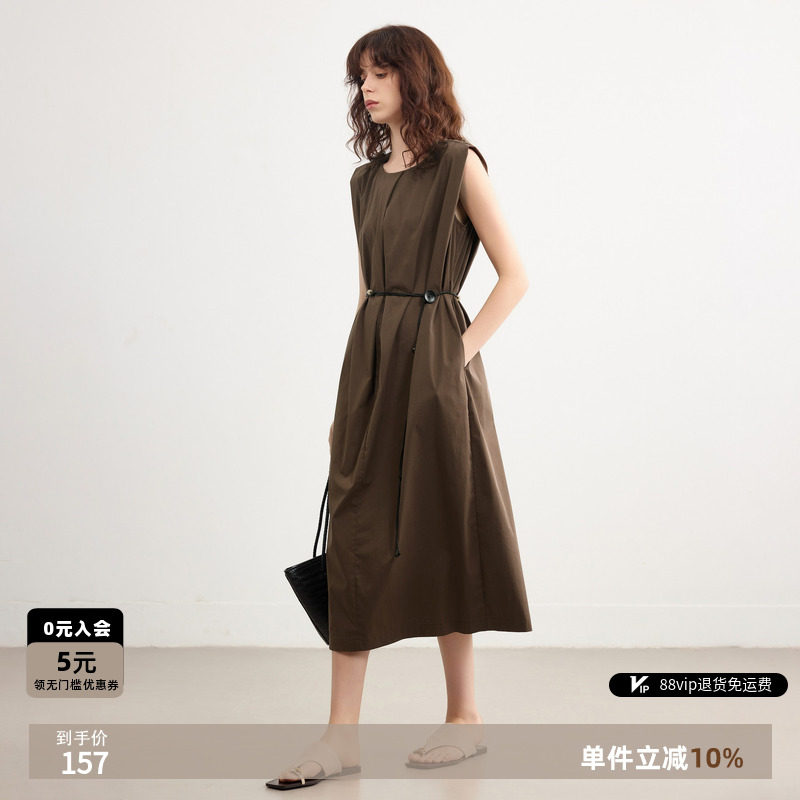 德玛纳简约风圆领无袖连衣裙女26夏季新款装饰褶含腰带气质中长裙