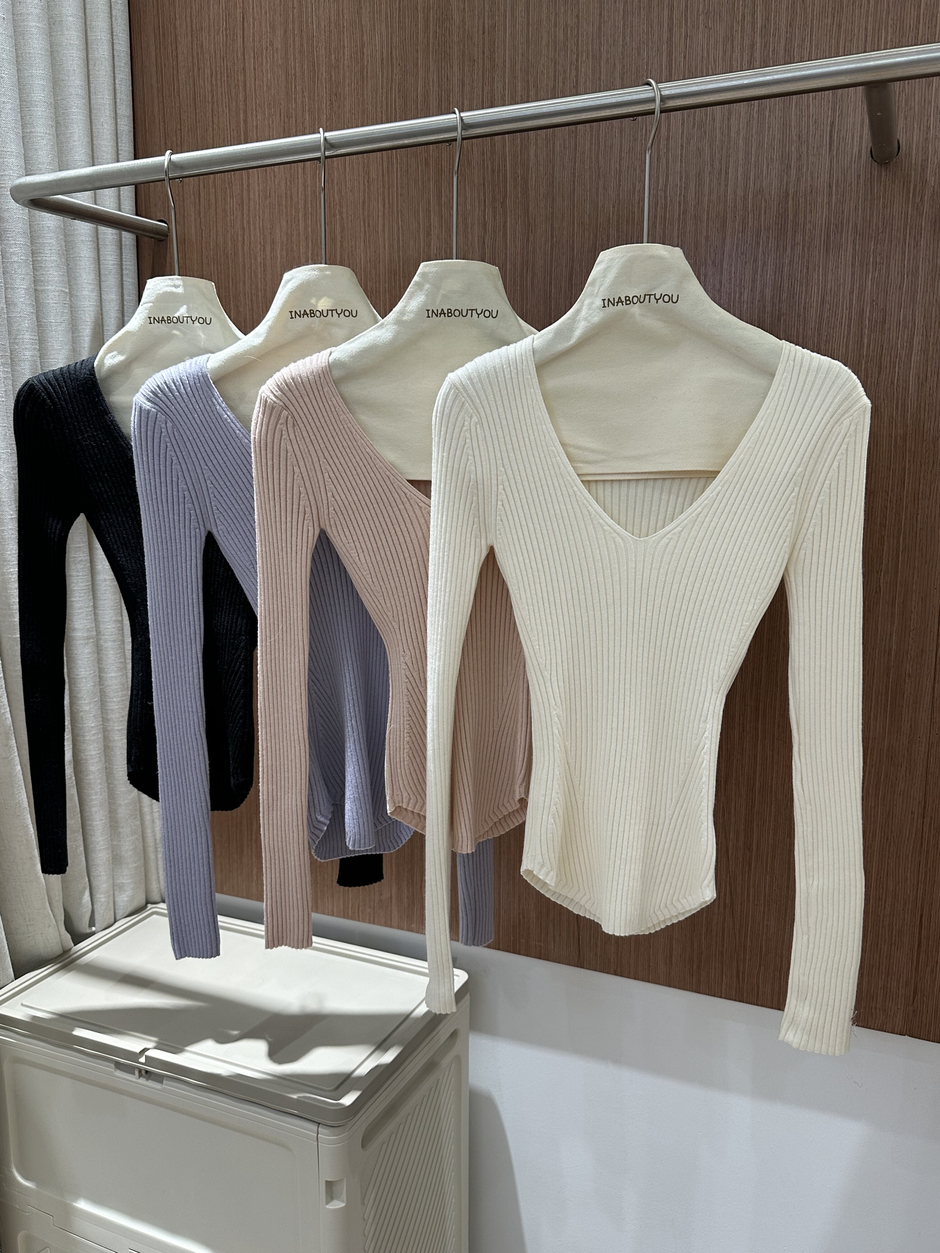 2025新款秋冬打底衫内搭粉白色韩女纯欲密码 V领坑条收腰针织上衣,女装/女士精品,毛针织衫,淘宝优惠券,粉丝福利购,淘宝优惠卷