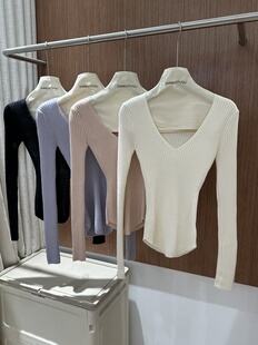 V领坑条收腰针织上衣 内搭粉白色韩女纯欲密码 2025新款 秋冬打底衫