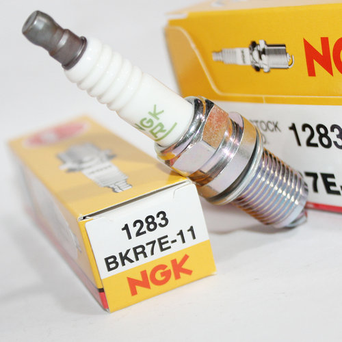 NGK火花塞BKR7E-11适用于 7度热值 圣达菲2.0L 4G94D本田XR650R