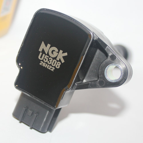 NGK点火线圈QX80QX56途乐