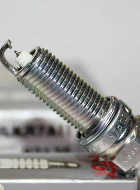 NGK双铱金火花塞适用于奔驰1.8T 2.5L 3.5L C180 E230 C350