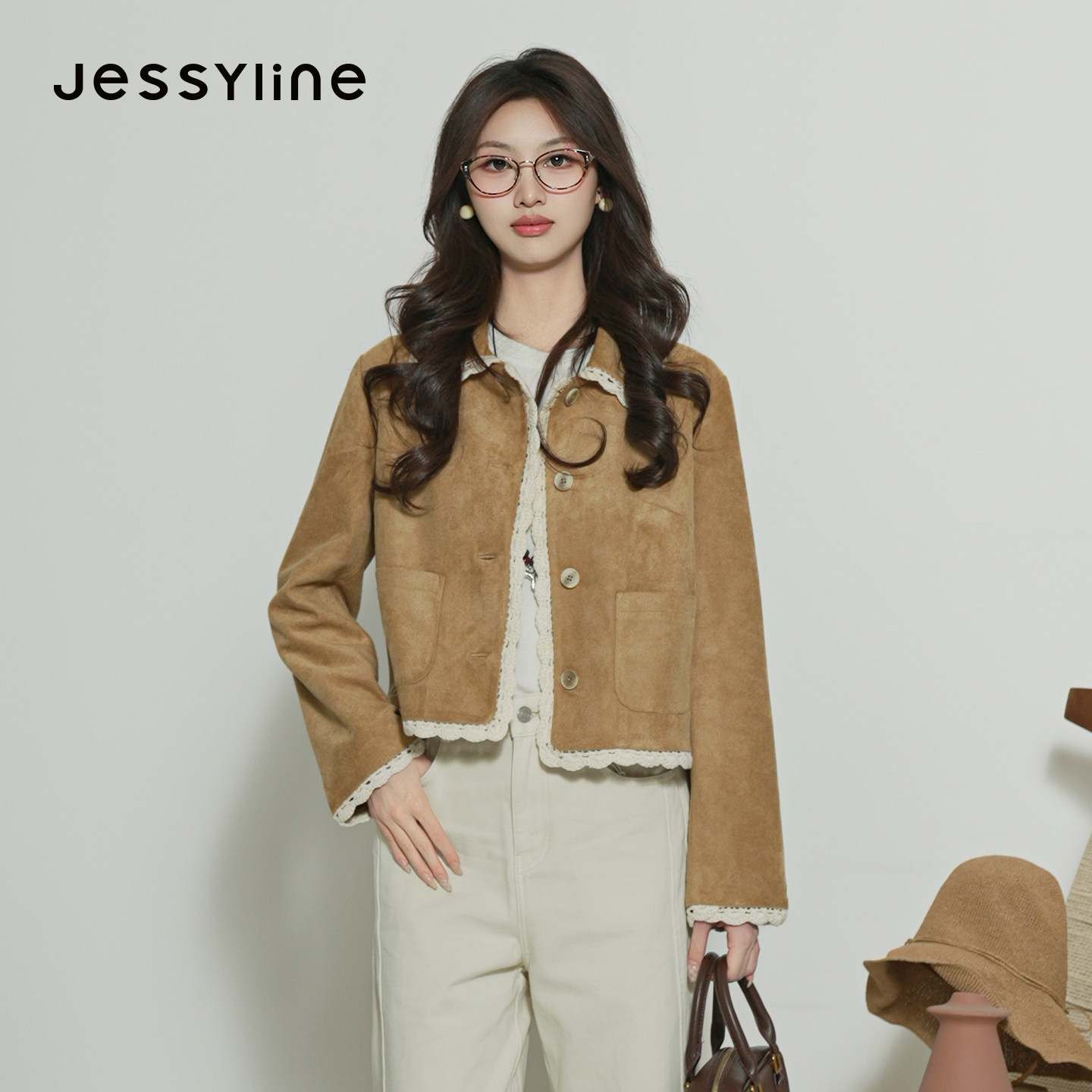 jessyline杰茜莱2026秋新短款韩版蕾丝花边减龄翻领小个子外套女