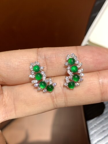 天然A货冰种辣绿蛋面耳钉女款玉石耳环耳饰 925银耳饰