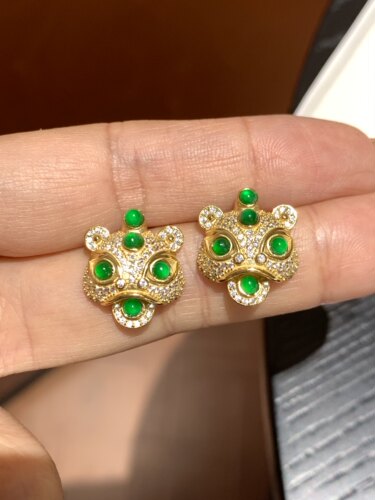 可爱醒狮耳钉 天然A货翡翠冰种辣绿色绿蛋面耳钉女款925银耳饰