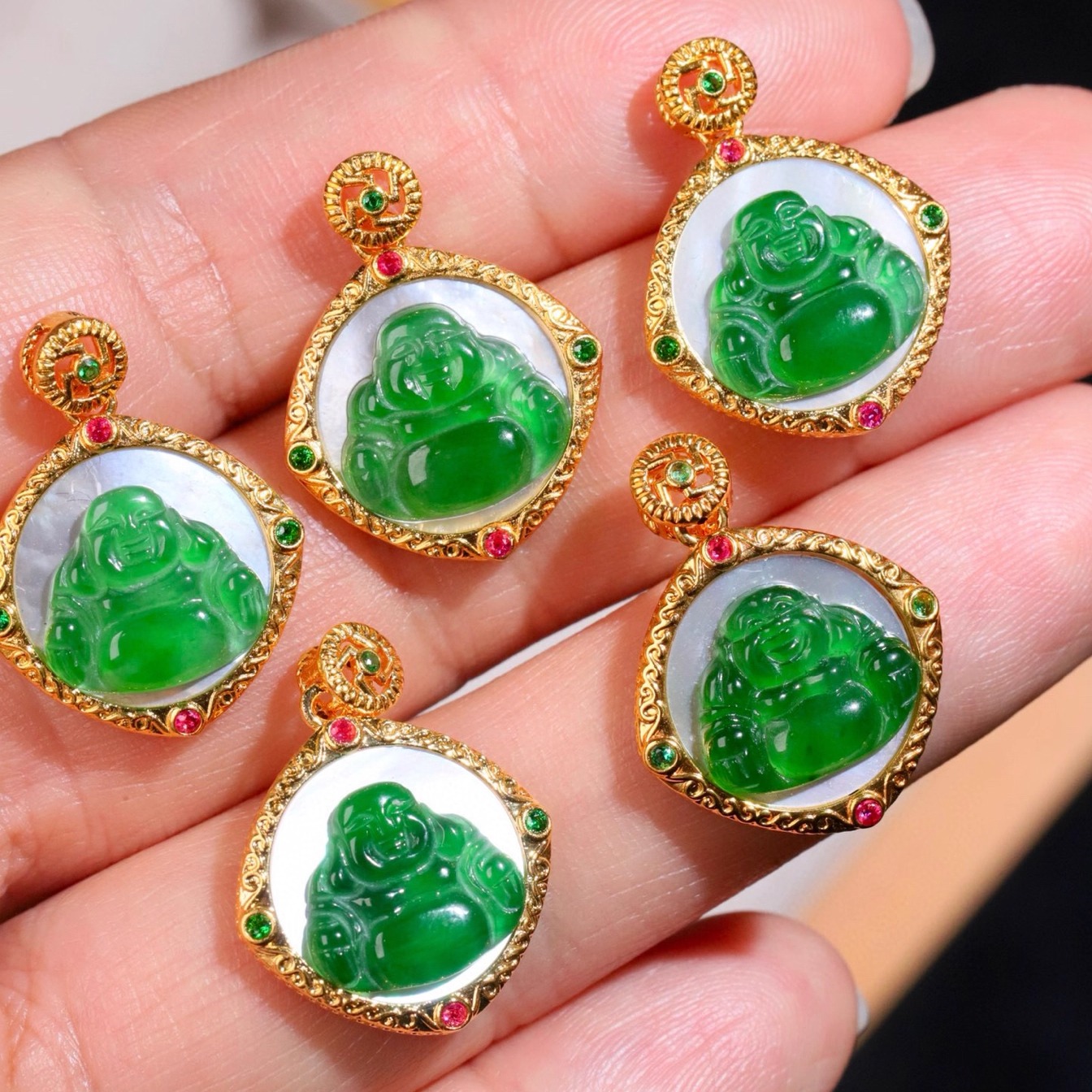 18K金天然A货翡翠佛公吊坠 K黄金阳绿色新中式国风珠宝生日礼物