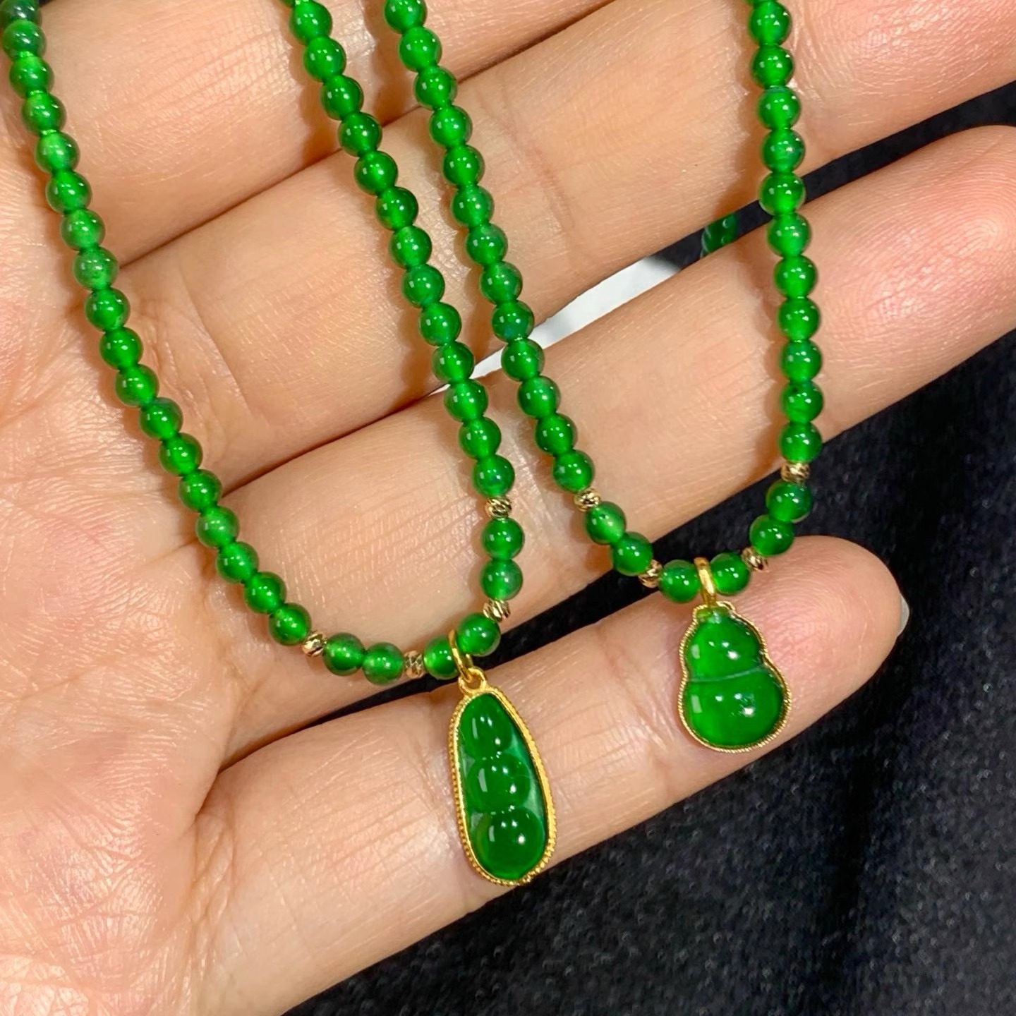 18K金天然A货翡翠满绿项链吊坠 女款阳绿葫芦福豆小米珠锁骨链