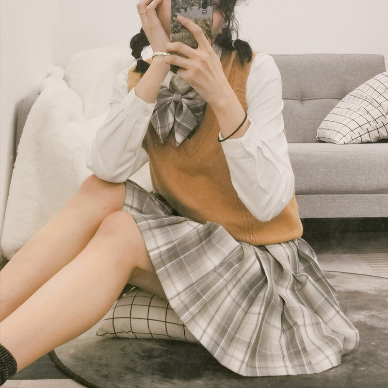 白皇后日系学院高腰原创JK格裙半身贵族灰神仙club酸奶菌基础款