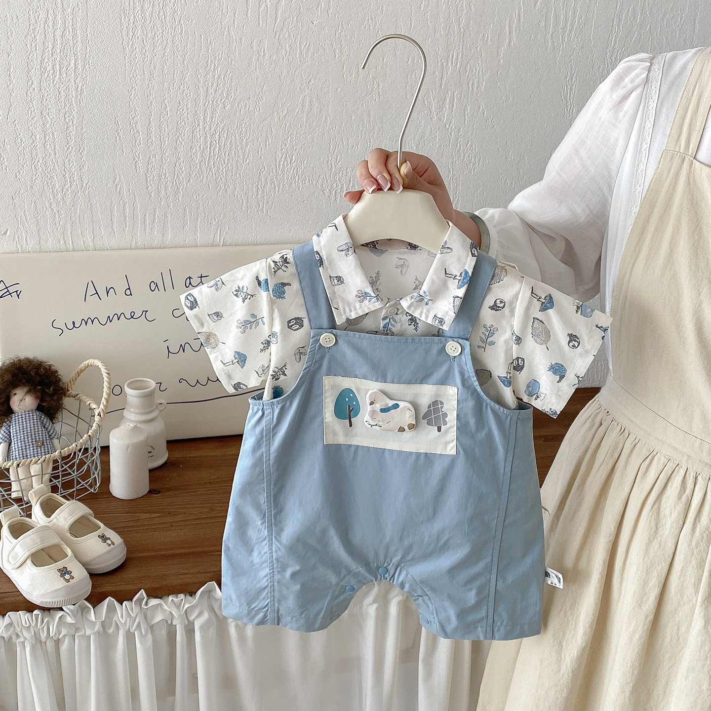 婴幼儿夏季新款纯棉短袖衬衫男宝宝韩版卡通贴布背带连体裤两件套