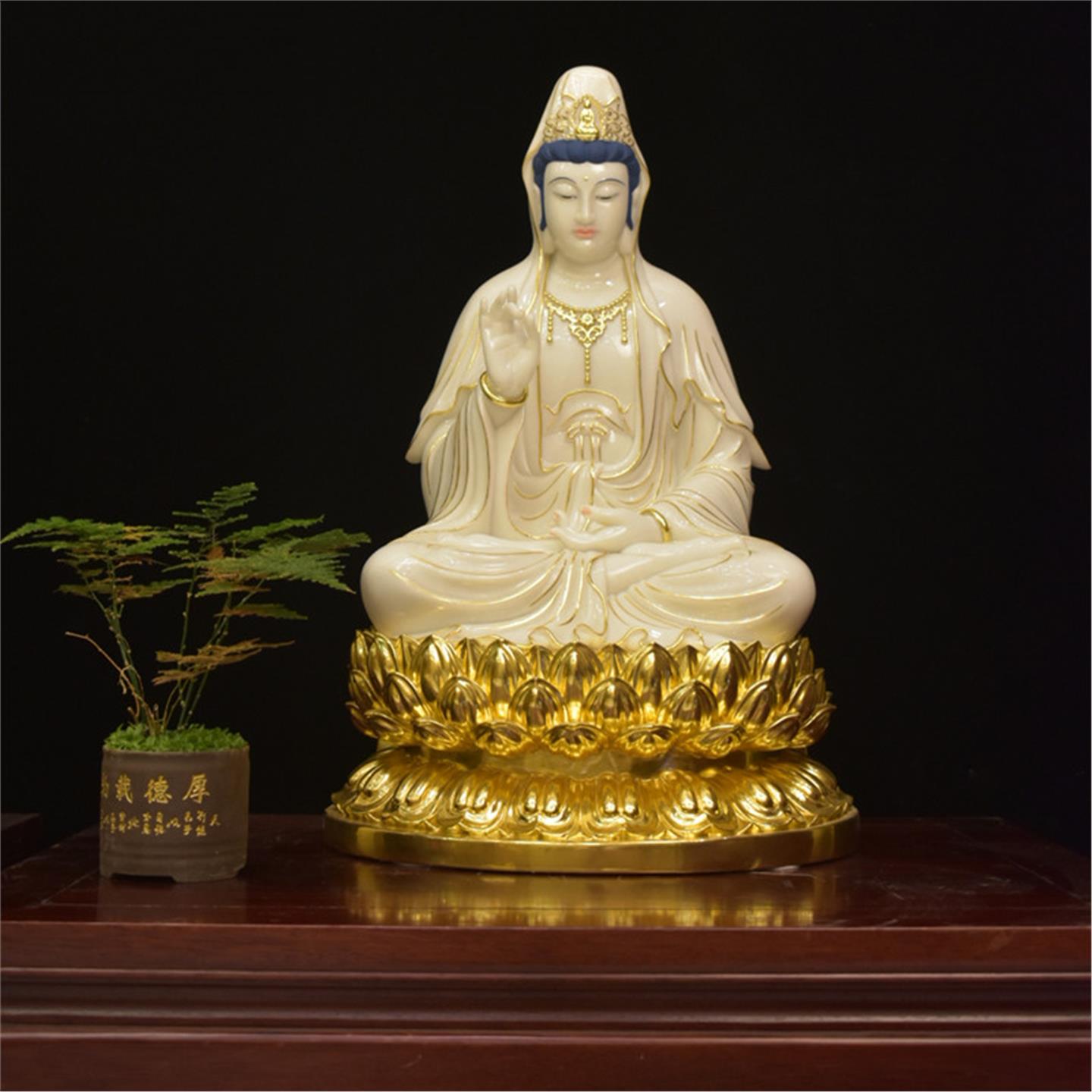 汉白玉白衣观音描金佛像玉雕莲花底座摆件工艺礼品南海观世音菩萨