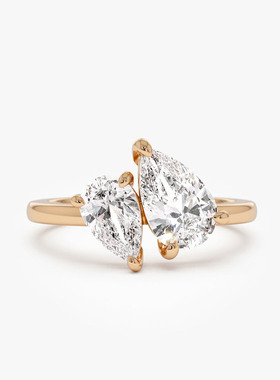 纯18k金梨形钻石钻戒实验室人工培育70分+1.3克拉共2克拉水滴戒指