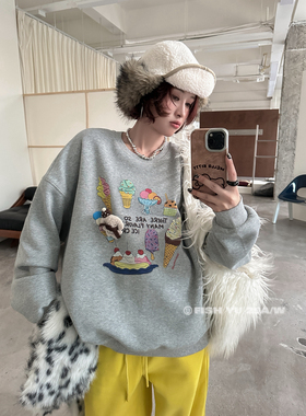 FISH YU -+可拆卸立体娃娃别针内里复合摇粒绒宽松圆领卫衣25776